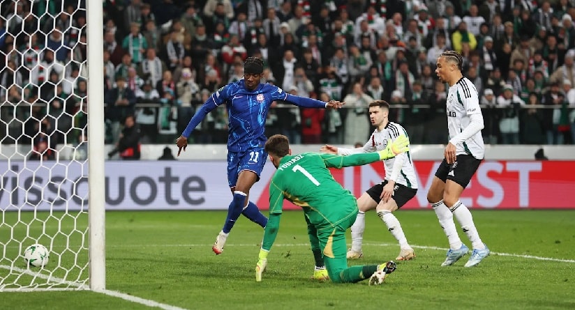 Chelsea vence o Legia fora de casa e encaminha vaga na semifinal
