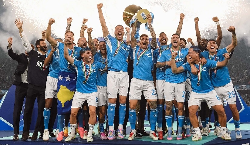 Napoli vence Cagliari em noite de golaços e é campeão italiano