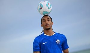 Chelsea anuncia João Pedro, que já pode enfrentar o Palmeiras
